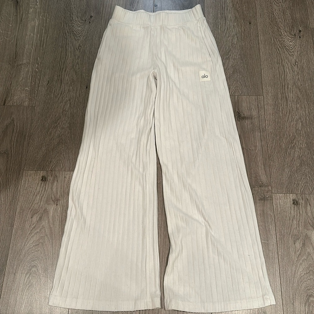 ALO Yoga Cream Ribbed Pants